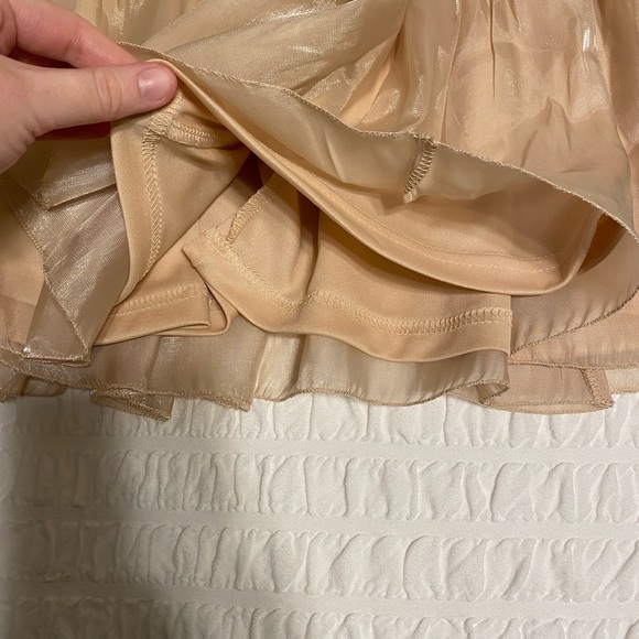 Champagne shimmery babydoll puff sleeve top size large - Picture 4 of 5